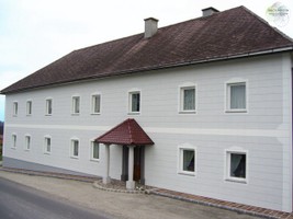 Fassadenbauteile im Einsatz